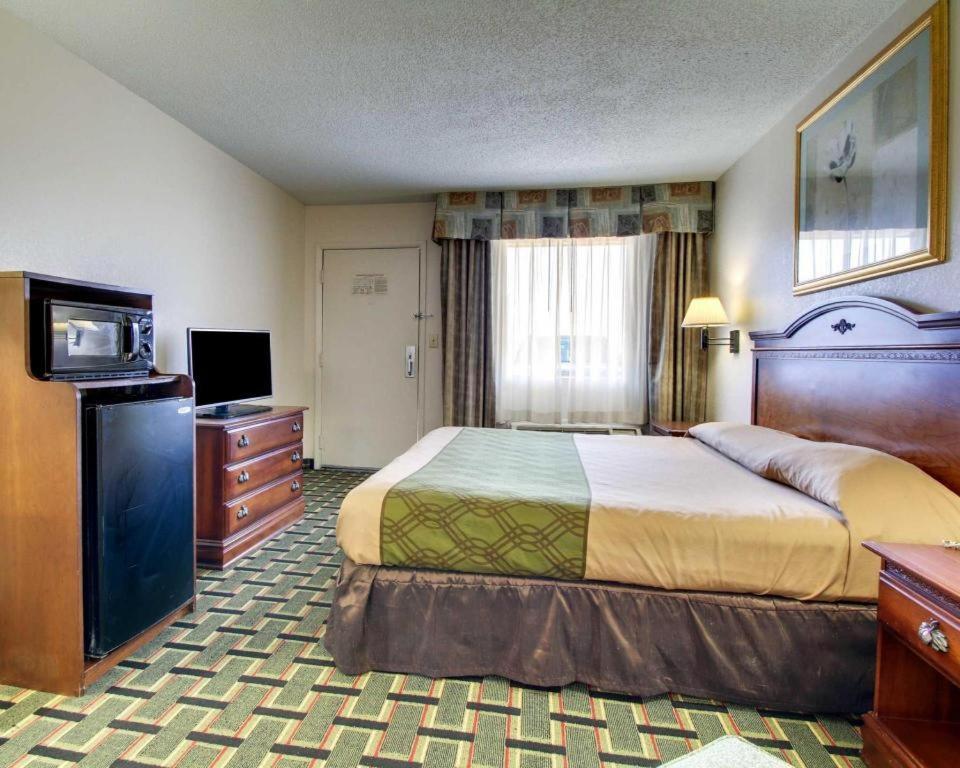Econo Lodge Меридиан Экстерьер фото